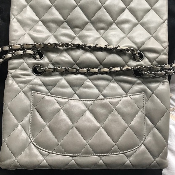 Chanel limited edition lambskin bag - Picture 3 of 7